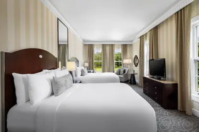 Image de Enchanting Equinox | 2 Queen Room + Fine Cuisine