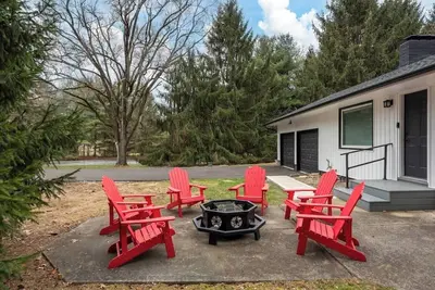 Image de Pool Table • Fire Pit • Bar • King • Sleeps 22