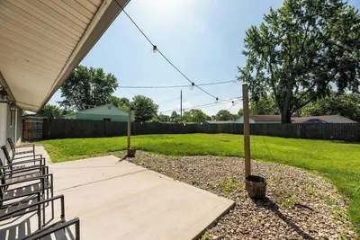 King Bed | Bunk | Garage | 10 Mins to Intel | Yard