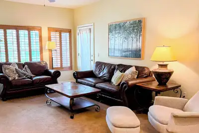 Image de Resort Living in Desert Ridge: Spacious 2br/2ba with 3 Pools & Prime Location