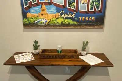 Image de Charming, cozy and clean 3-bedroom home near Austin airport and Tesla.