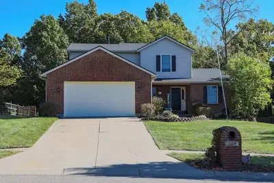 Spacious 4-bedroom house in charming Hamilton with Ac