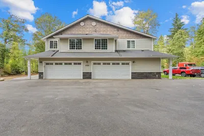 Image de Furnished 3br/2. 5ba Duplex Home with Garage & Office in Snohomish, Wa!