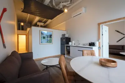 Image de Central Lofts 2 & 3 - Brand New!