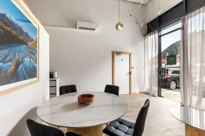 Image de Central Lofts 8 & 9 - Brand New!