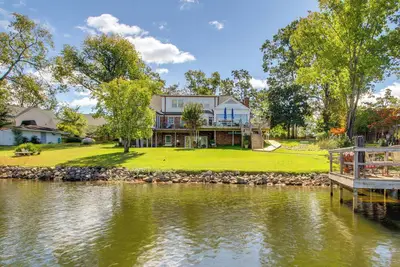 Image de Furnished Patio & Dock: Lakefront Apt in Chapin