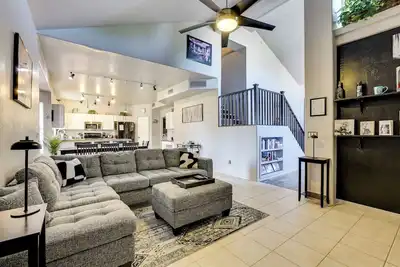 Image de Outdoor Entertainment Area! Relaxing Phoenix Home