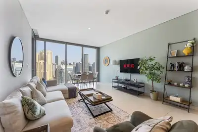 Beachfront-Vibe 2br Apt • Walk to Jbr & Bluewaters