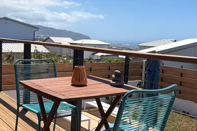 Image de Villa moderne tout confort avec piscine, vue panoramique – proche aéroport