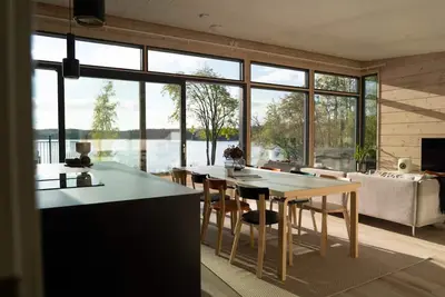 Image de Luxury Waterfront Villa with a Private Jacuzzi