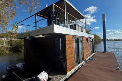 Image de Living Boat Rhuig/Rhein/Parkplatz