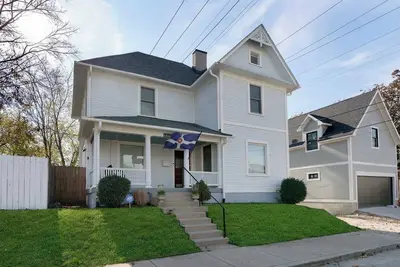 Image de Family Haven | Hot Tub | Bbq | Near Downtown Indy