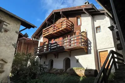 Image de Extérieur : appartement mitoyen (pas indépendant) de 3 pièces avec balcon privatif, en duplex, pour