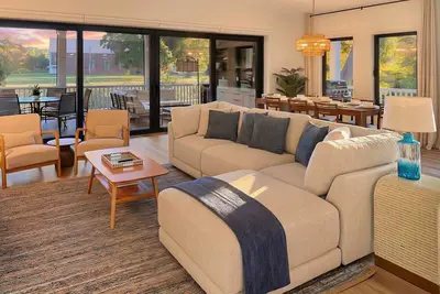 Image de High-End New Build | Folly & Dt w/ Hot Tub