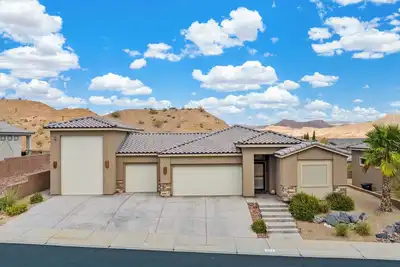 Paws & Putts Oasis – Pool, Pets + Rv Garage