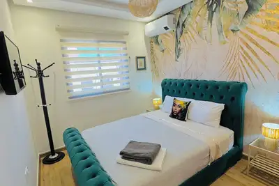 Image de Jardin Yves Charming 2-bedroom apartment with Ac