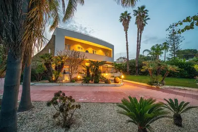 Image de Luna Rosa Luxury Private Villa for 10 guests with Pool. 400 Mtr from the Beach