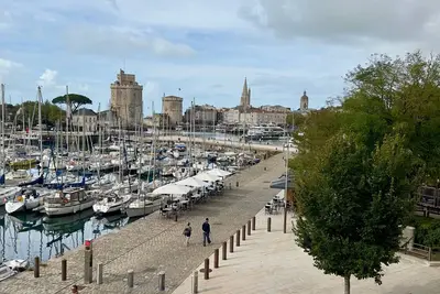 Image de Valin 1, centre ville, face au port, Lr105