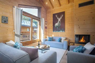 Image de More Mountain - Appartement Telecabine. Grand appartement en penthouse dans un emplacement central à moins de 2 minutes à pied de la télécabine Super Morzine.