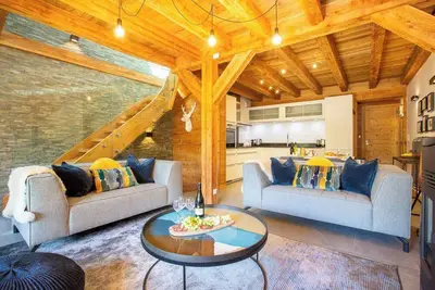 Image de This chalet is a 3 bedroom(s), 2. 5 bathrooms, located in Morzine, Auvergne-Rhône-Alpes.