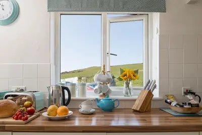 Image de Cosy Romantic Pet-Free Cottage, Llŷn Peninsula 5 Mins to Coast Path Lovely Views