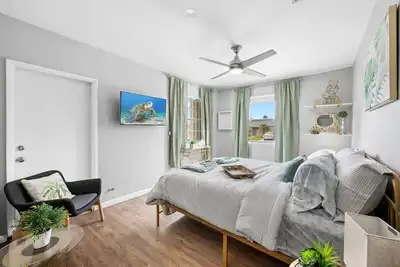 Image de Amazing 3-bedroom house with salt water pool, Tiki Hut, large lot - Jupiter, Fl