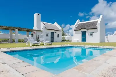 Image de Lovely 5-bedroom house in Langezandt Fisherman's Village, Struisbaai