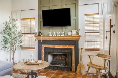 Image de Waterfront Cottonwood Cove Lodge Dock & Kayaks!