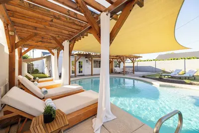 Arcadia Oasis | Heated Pool & Near Old Town