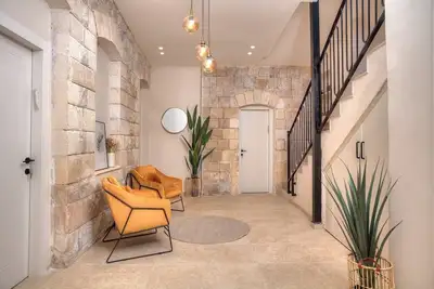 Image de Keser HaSimta - Regal Villa in Old City of Tzfas!