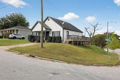 Image de Free Parking • Modern 3br/2ba Downtown Raleigh