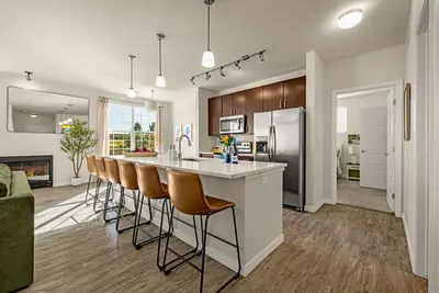 Image de New Luxe Monthly Haven - Pool+Gym - Trails - Stocked