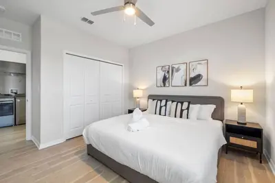 Image de Cozy 1br Near Beaches & Parks | Pool and Gym