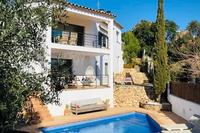 Image de Casa Sa Riera, a lovely vacation villa located on the bay of Sa Riera,