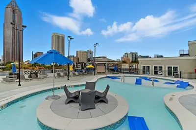 Image de Two Luxury Private Condos Booked Together | Sleeps 8 Guests