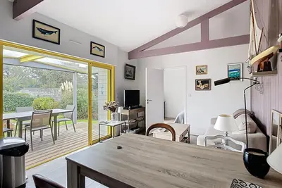 Image de Propriété avec deux habitations proximité, mer