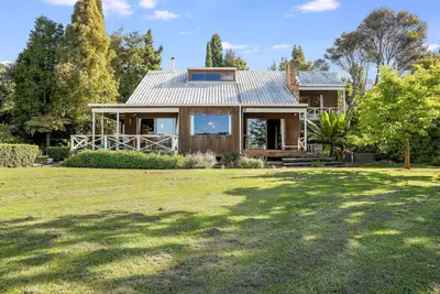 Image de Hosts on the Coast Orchard Views