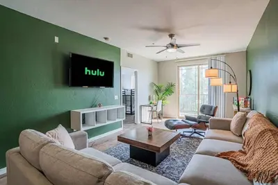 Image de Near Asu & Brewery | Balcony, Gym, Pool, W/D, Parking