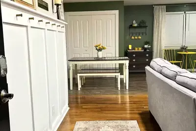 Image de Cozy Brick Ranch near Coliseum & Aquatic Center