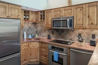 Image de Cozy 1br ski in/ski out condo in Mountain Village, with stunning mountain views.