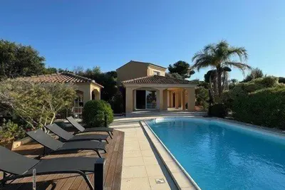 Image de Villa avec piscine à quelques minutes de la mer