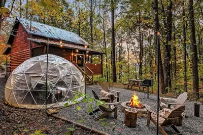 Image de Secluded Woodland Retreat • Hot Tub • Firepit