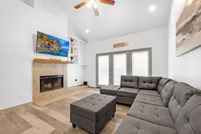 Image de Ample 3 Br 2 Bath Home