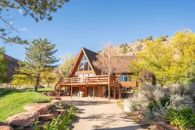 Image de Secluded Kanab Family Cabin w Hot Tub and Red Rock Views