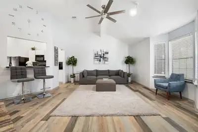 Image de Adequate 3 Br 2 Bath Home