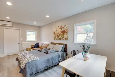 Image de 2 Mi to Historic Occoquan District: Modern Duplex