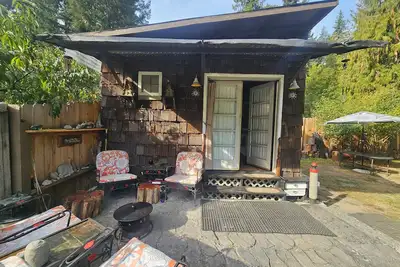 Image de Rustic, enchanting, cozy little cabin in Sequim