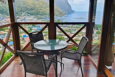 Image de Soufrière Views w/Baclony | Breakfast & Pool