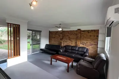 Image de 3 Bed House free parking, Master with A/C