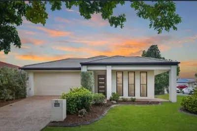 Image de Beautiful 4 Bdr House with ensuite and A/C